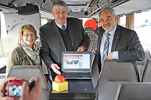Busfahren und surfen