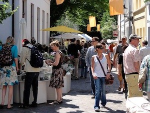 Umzug auf den Schlossplatz