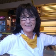 <i>MoX - Veranstaltungsjournal</i><br />Immer in Bewegung<br />Gudrun Gerdes, Angestellte in einer Bäckerfiliale