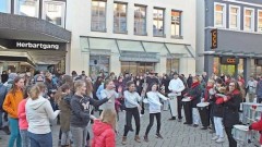 Zerbrecht die Ketten: „One Billion Rising“ in Oldenburg und vielen anderen Städten