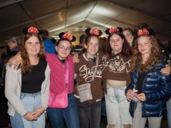 MoX-Fotografen waren bei Ellernfest in Rastede und beim Handballspiel VfL Oldenburger vs. Thüringer HC